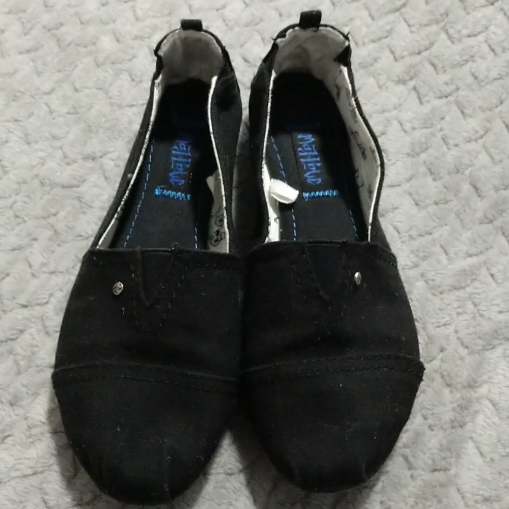 Madlove Black Slip-ons EUC